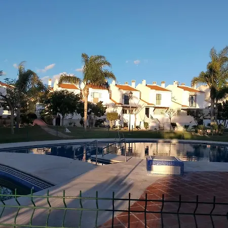 Adosado Con Piscina Caleta De Velez